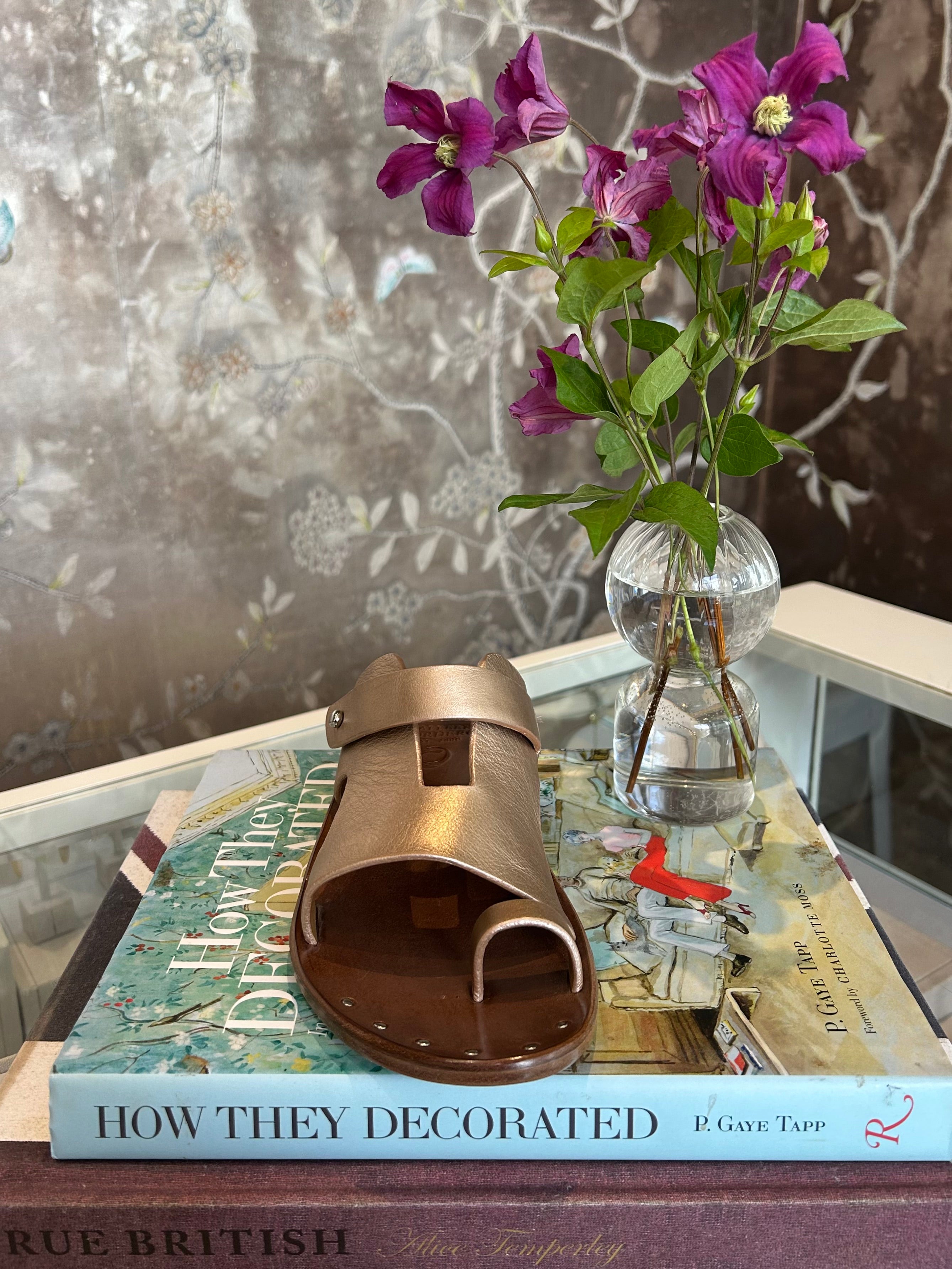 CALLEEN CORDERO | PAPI SANDAL | Rose-gold colored sandals | Hand crafted | Toe strap | Wide foot coverage | Hand-molded sole with arch support | Rubber heel for easy walking | Available in Charlotte, NC