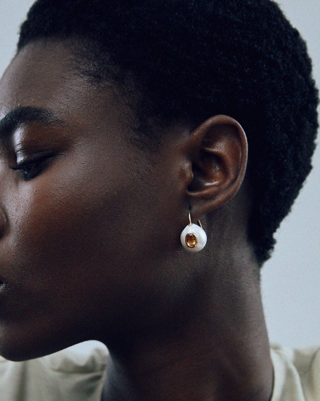 LIZZIE FORTUNATO | PEARL PABLO EARRINGS