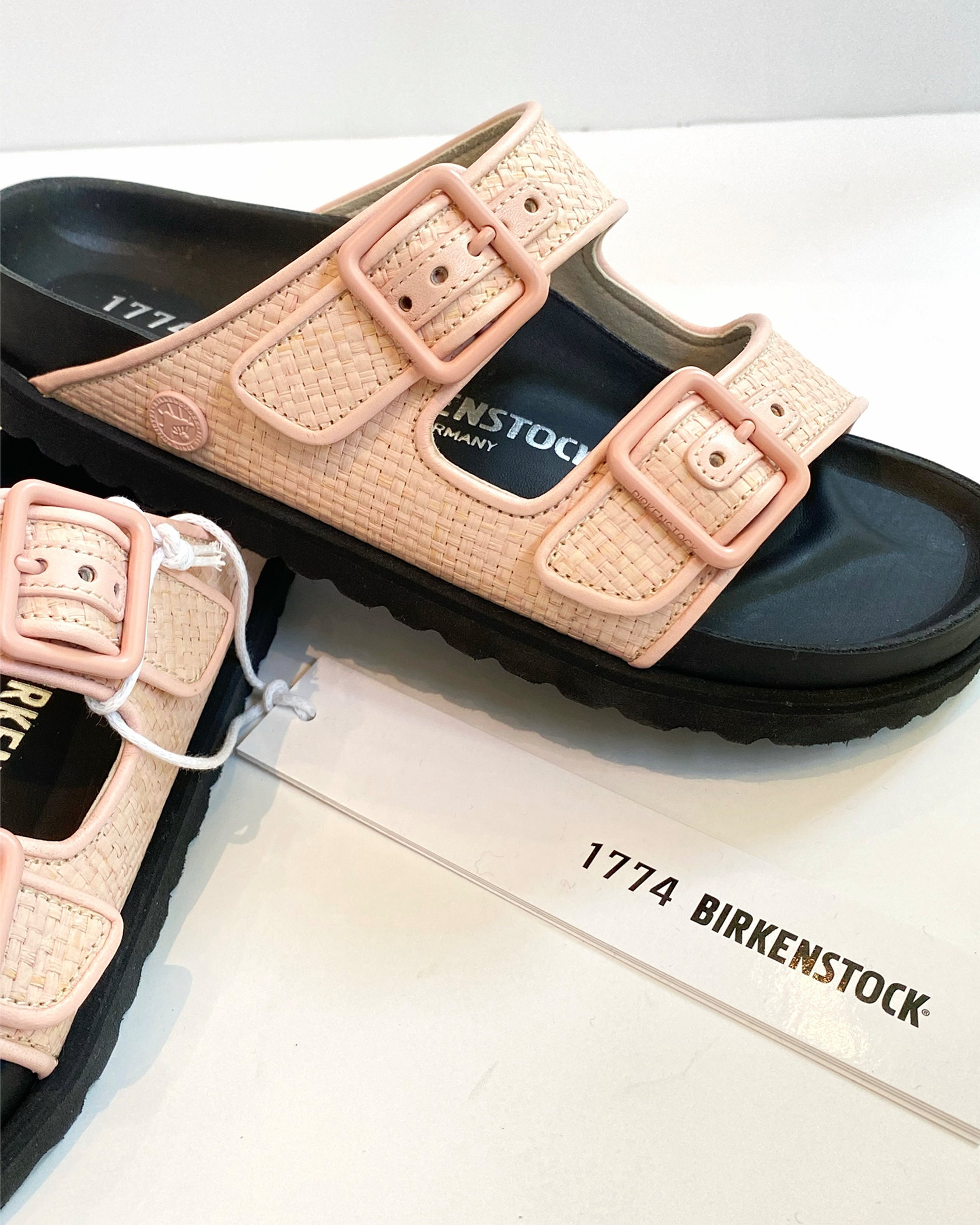 BIRKENSTOCK | ARIZONA RAFFIA LUXE