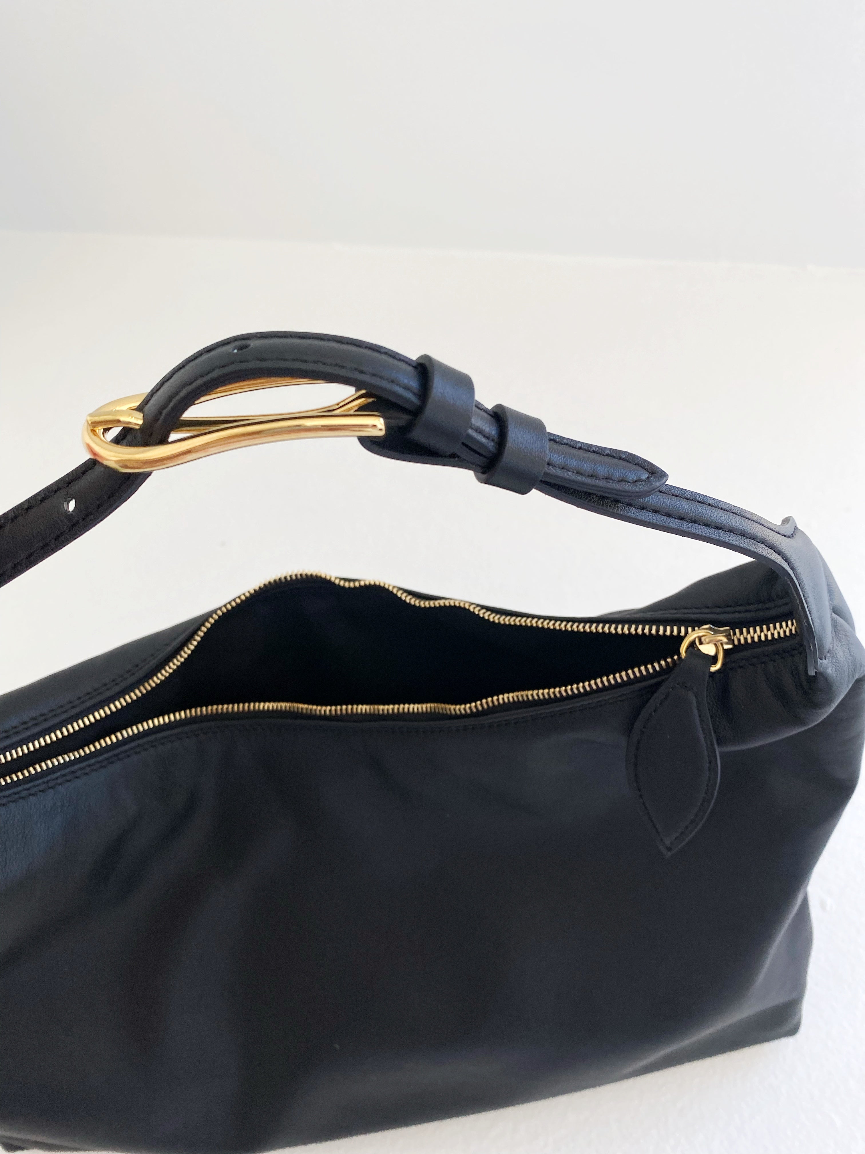 LIFFNER | LEATHER PILLOW SHOULDER BAG