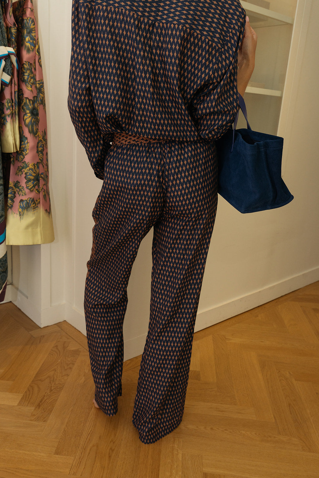XIRENA | PRINTED VAUGHN PANT | WOMEN'S LUXURY DESIGNER CLOTHING, SHOES, HANDBAGS & JEWELRY | POOLESHOP CHARLOTTE, NC